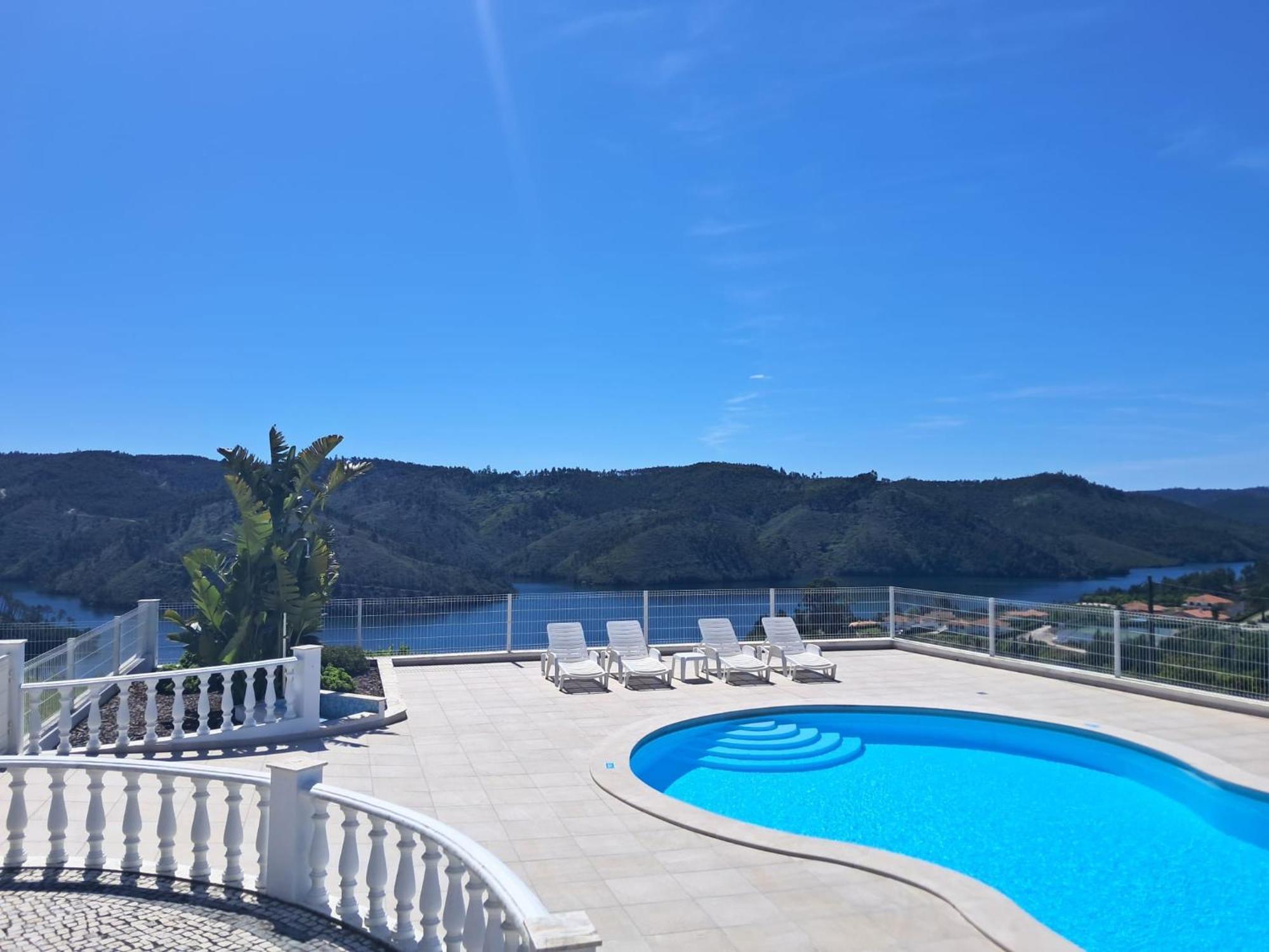 Lago Azul Villas 페레이라도제제레 외부 사진